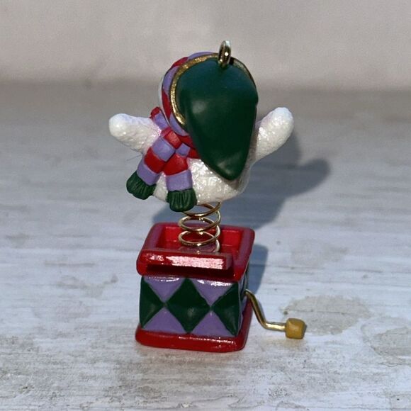 Vintage 1999 new in box Hallmark Snowy Surprise miniature keepsake ornament - Picture 5 of 5